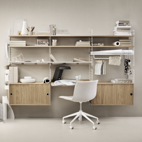 string-system-workspace-oak-white-accesories_landscape